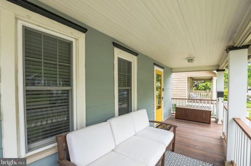 410 Lakeview Ave, Tavistock NJ 08033-1609 exterior