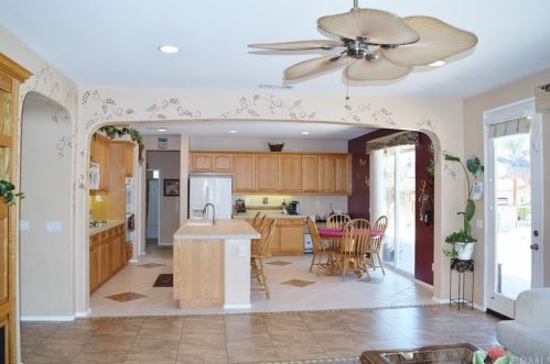 12722 Royal Palm Ln, Riverside CA  92503-7077 exterior