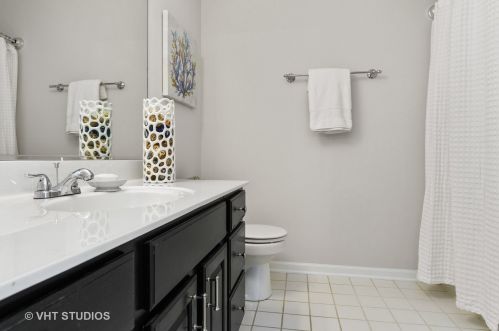 385 Aristocrat Dr, Lemont IL  60490-3189 exterior