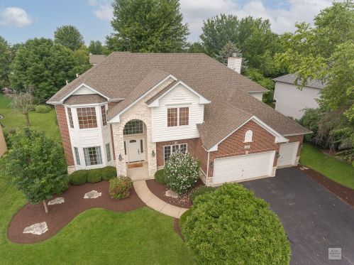 5315 Milk Weed Ln, Naperville, IL 60564-4347