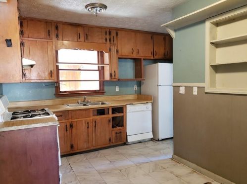 917 Pinecrest Cv, Forest Park, GA 30297-3336