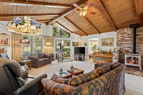 11648 Dennis Way, Grass Valley, CA 95949-6568