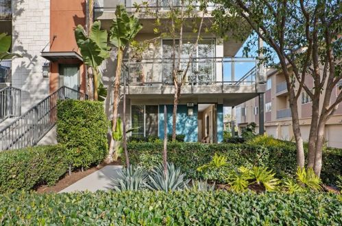 612 Rockefeller, Irvine, CA 92612-7176