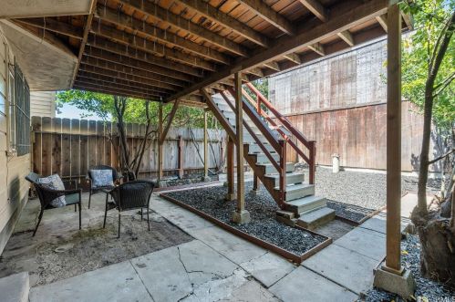 1306 Gilman Ave, San Francisco CA 94124-3243 exterior