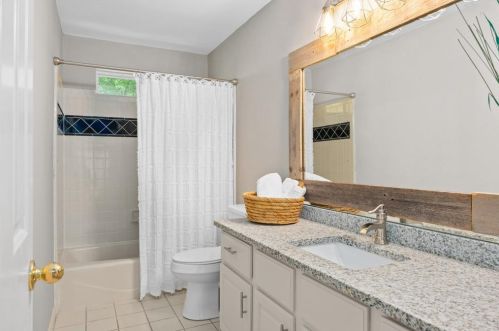 4226 Carmain Dr, Atlanta GA  30342-3504 exterior