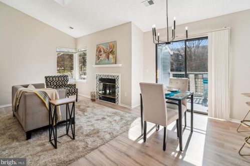 11725 Summerchase Cir, Herndon, VA 20194-1138