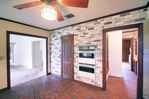 1300 August Dr, Austin TX  78753-2909 exterior