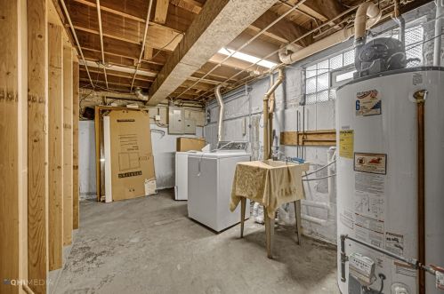 7103 Keeney St, Niles IL  60714-3039 exterior