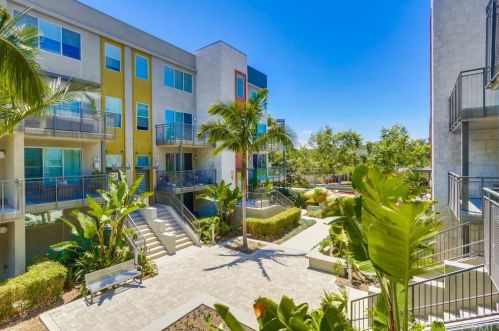 262 Rockefeller, Irvine CA  92612-8113 exterior