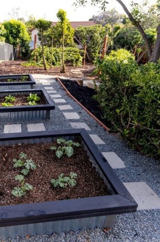 2166 Warmlands Ave, Vista CA  92084-3338 exterior