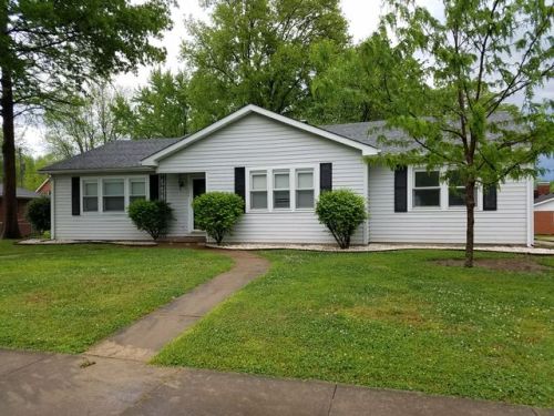 204 Memorial Dr, Covington, IL 62271-2272