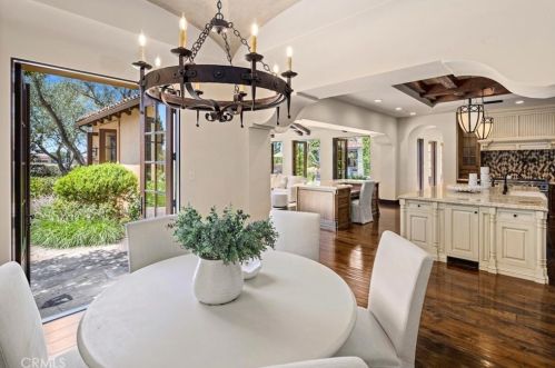 47 Echo Gln, Irvine CA  92603-0421 exterior