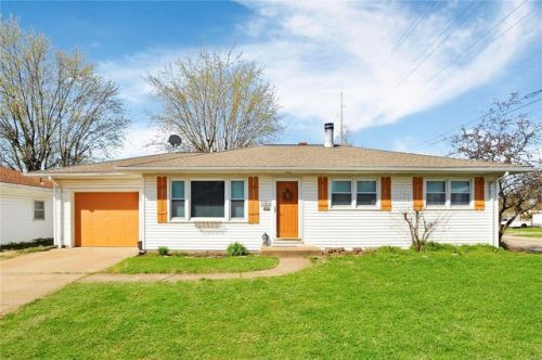 203 Ferkel St, Columbia, IL 62236-2121