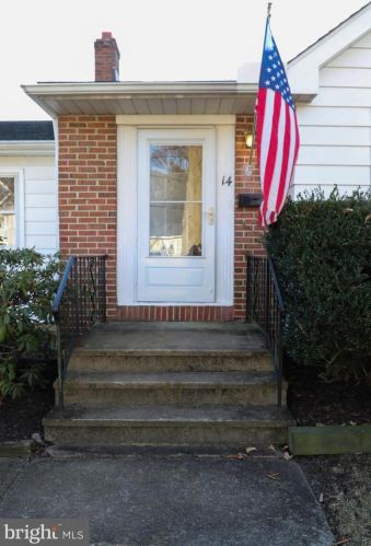 14 Olney Cir, Tavistock, NJ 08033-2210