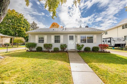 412 Cottage Row, Sycamore IL  60178-2107 exterior