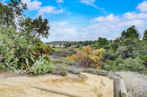 949 Lone Pine Ln, Anaheim CA  92808-2309 exterior