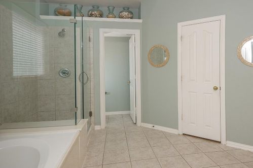 18 Westward Ridge Pl, Conroe TX  77384-5023 exterior