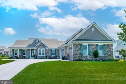 212 Shade Tree Dr, Lancaster, PA 17603-5074