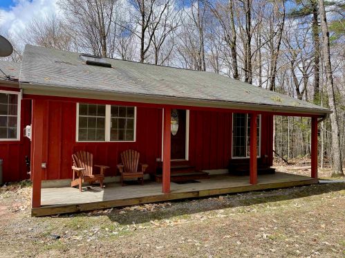 28 Estates Rd, Wakefield, NH 03887-6008
