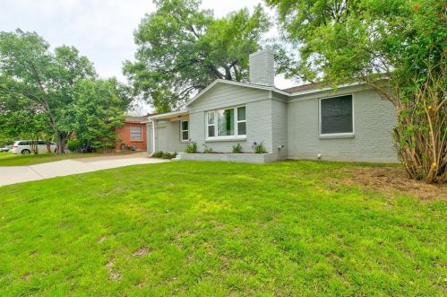 5732 Tracyne Dr, Fort Worth TX  76114-4216 exterior