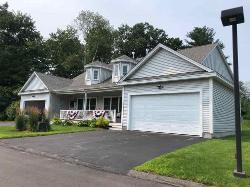 93 Trail Haven Dr, Londonderry, NH 03053-2882