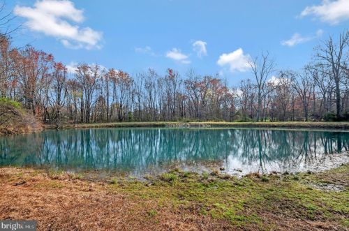 6004 Germantown Rd, Midland, VA 22728-1928