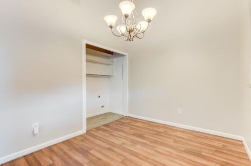 2043 Clubview Dr, Carrollton TX 75006-1703 exterior