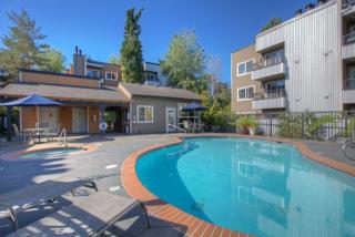 710 Kirkland Cir, Kirkland, WA 98033-6353