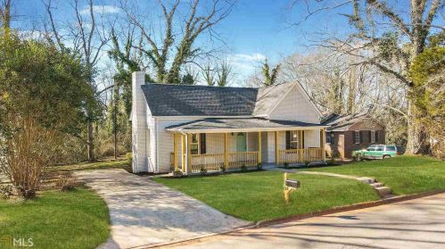27 Hill St, Newnan, GA 30263-2405