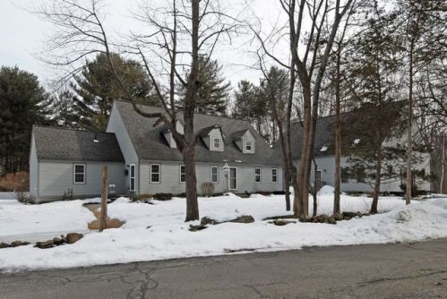 99 Glengarry Dr, Stratham, NH 03885-2148