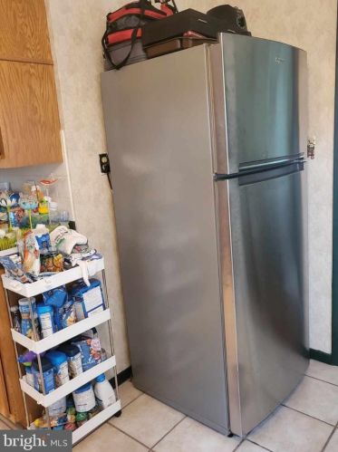 37 Longwood Dr, Trenton NJ 08620-2415 exterior