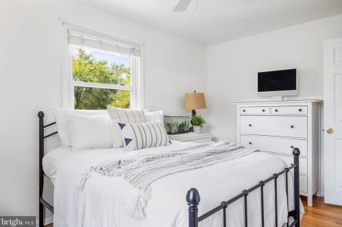 12517 Summerwood Dr, Silver Spring MD 20904-1746 exterior