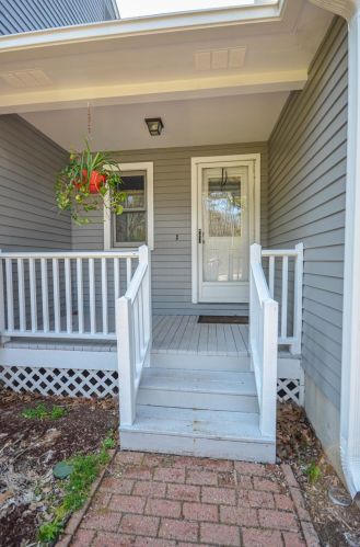 94 Buttonwood Dr, Auburn, NH 03032-3432