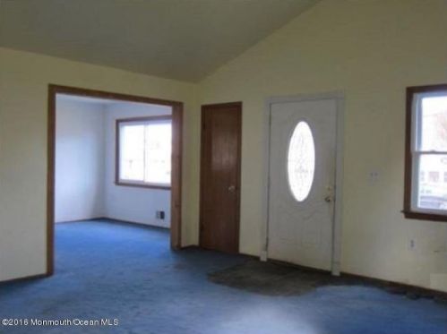 49 Salem Pl, Cliffwood, NJ 07721-1119