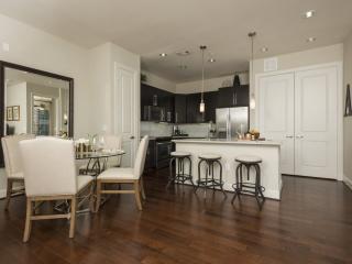 801 Town And Country Blvd, Houston TX  77024-3981 exterior