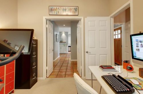 6904 Dogwood Holw, Austin TX  78750-8213 exterior