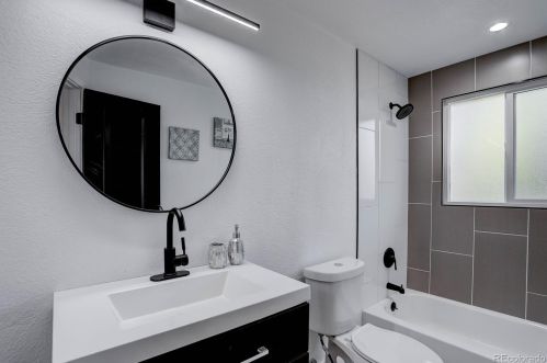 8806 Asbury Dr, Aurora CO  80227-2306 exterior