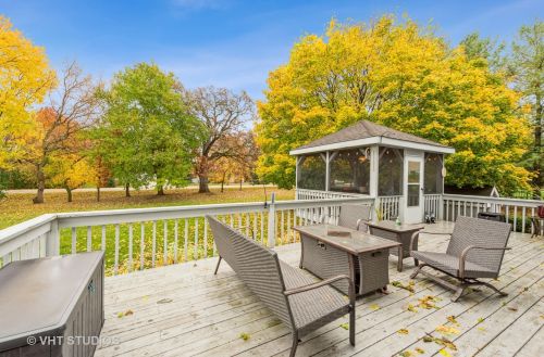 2313 Elk Dr, Spring Grove IL  60081-8782 exterior