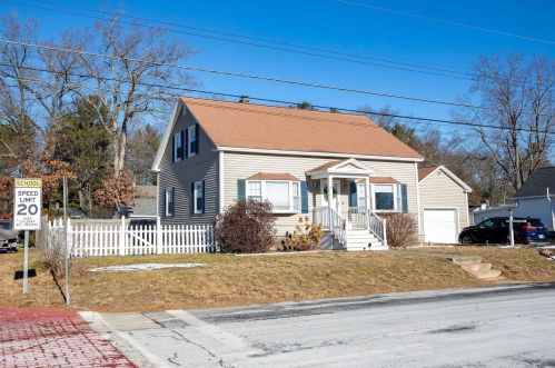 78 Glenwood St, Nashua, NH 03060-5201