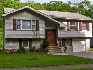 104 Reeve Ave, Bloomingdale, NJ 07403-1542