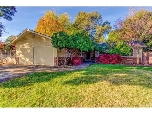 7 Montclair Dr, Chico, CA 95926-1423