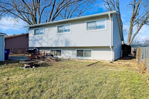 129 Altgeld Ave, Glendale Heights IL  60139-2458 exterior