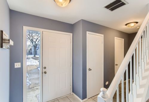 1492 Exeter Ln, South Elgin, IL 60177-2904