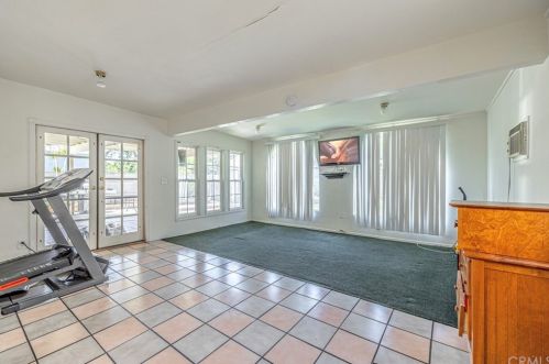 2126 Standard Ave, Santa Ana CA 92707-3035 exterior