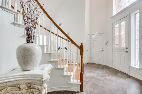 8520 Wellington Point Dr, Irving TX  75063-4272 exterior