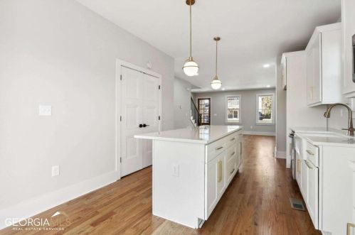 110 Hogue St, Atlanta GA  30312-1641 exterior