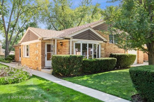 323 Amherst Ave, Des Plaines, IL 60016-2146