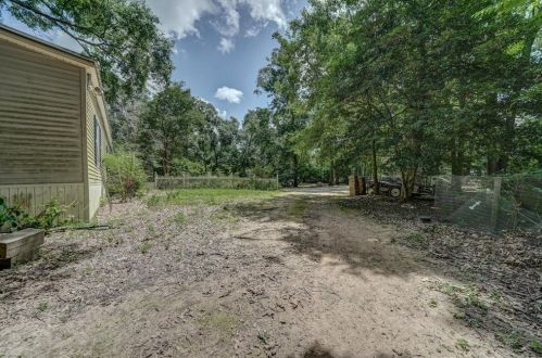 750 Waukegan Rd, Conroe TX  exterior