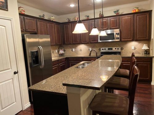 950 Henderson St, Fort Worth, TX 76107-1423