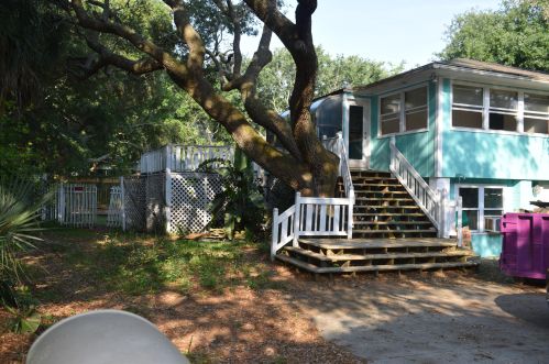 816 Palm Blvd, Isle Of Palms SC  29451-2218 exterior
